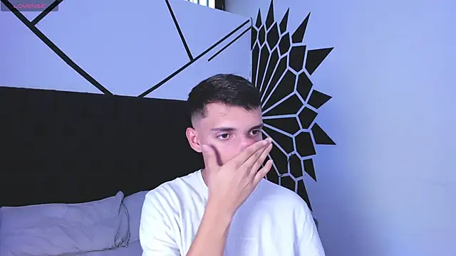 Snapshot of JacobRoberts1 chatting on 09/24/25, 08:12 JacobRoberts1 online show from 09/24/25, 08:12