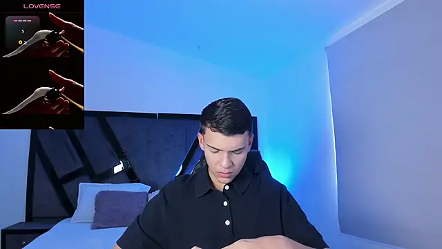 Snapshot of JacobRoberts1 chatting on 10/04/25, 08:51 JacobRoberts1 online show from 10/04/25, 08:51