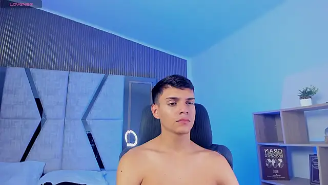 Snapshot of JacobRoberts1 chatting on 10/08/25, 08:39 JacobRoberts1 online show from 10/08/25, 08:39