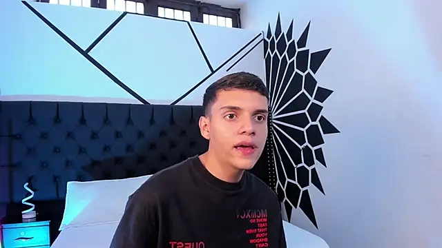 Snapshot of JacobRoberts1 chatting on 10/09/25, 09:13 JacobRoberts1 online show from 10/09/25, 09:13