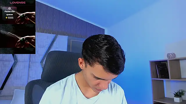 Snapshot of JacobRoberts1 chatting on 10/16/25, 08:43 JacobRoberts1 online show from 10/16/25, 08:43