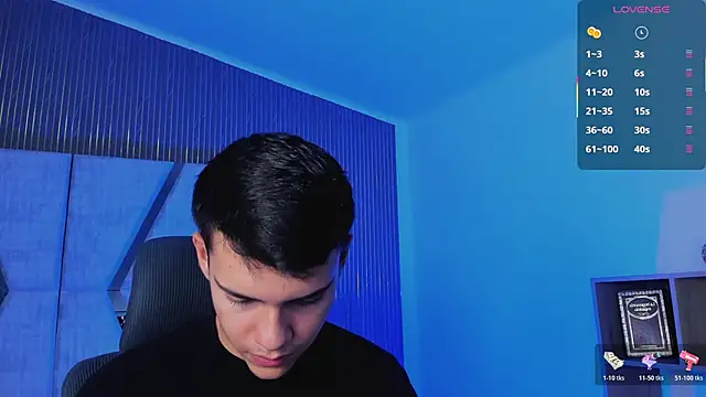 Snapshot of JacobRoberts1 chatting on 10/21/25, 08:20 JacobRoberts1 online show from 10/21/25, 08:20