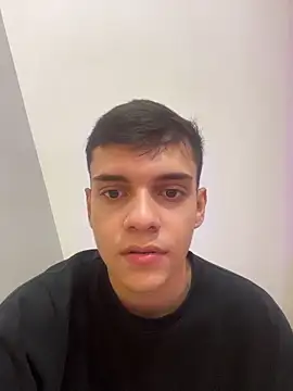 Snapshot of JacobRoberts1 chatting on 11/06/25, 10:43 JacobRoberts1 online show from 11/06/25, 10:43