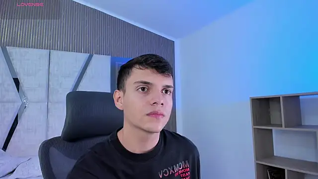 Snapshot of JacobRoberts1 chatting on 11/15/25, 08:16 JacobRoberts1 online show from 11/15/25, 08:16