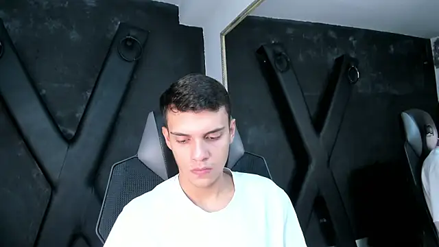 Snapshot of JacobRoberts1 chatting on 11/21/25, 09:35 JacobRoberts1 online show from 11/21/25, 09:35