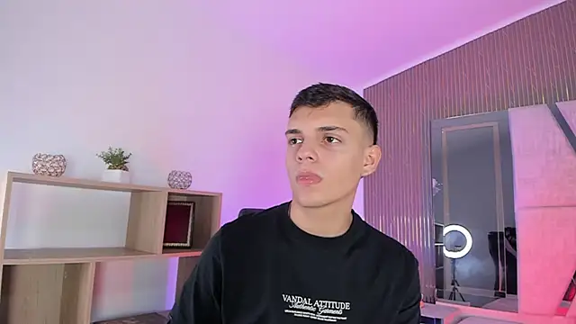 Snapshot of JacobRoberts1 chatting on 11/28/25, 08:22 JacobRoberts1 online show from 11/28/25, 08:22