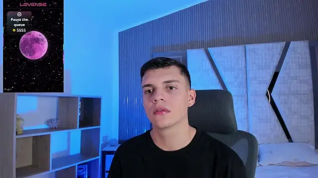 Snapshot of JacobRoberts1 chatting on 12/01/25, 08:25 JacobRoberts1 online show from 12/01/25, 08:25