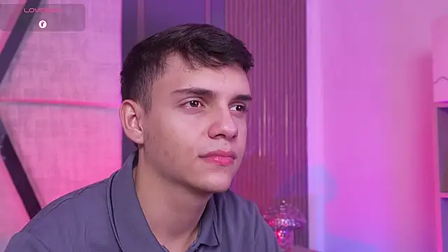 Snapshot of JacobRoberts1 chatting on 12/16/25, 09:09 JacobRoberts1 online show from 12/16/25, 09:09