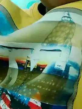 Snapshot of Aaradhna-hoy chatting on 03/04/25, 04:38 Aaradhna-hoy online show from 03/04/25, 04:38