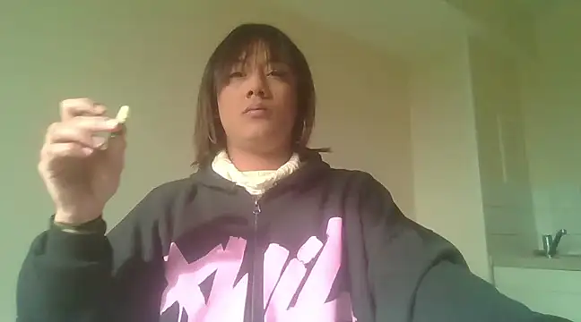 Snapshot of Queenblackx1 chatting on 02/14/25, 11:10 Queenblackx1 online show from 02/14/25, 11:10