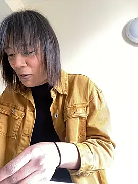 Snapshot of Queenblackx1 chatting on 03/12/25, 12:36 Queenblackx1 online show from 03/12/25, 12:36