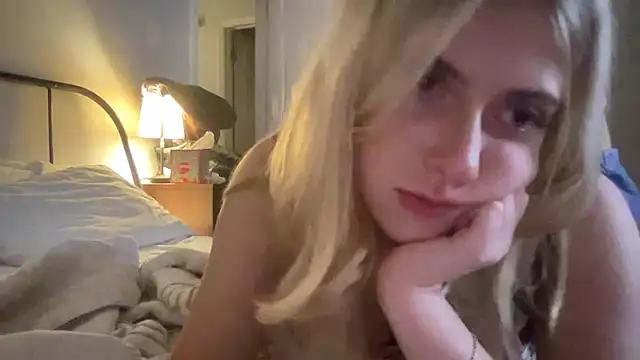 Snapshot of sinfulblonde1 chatting on 02/15/25, 04:14 sinfulblonde1 online show from 02/15/25, 04:14