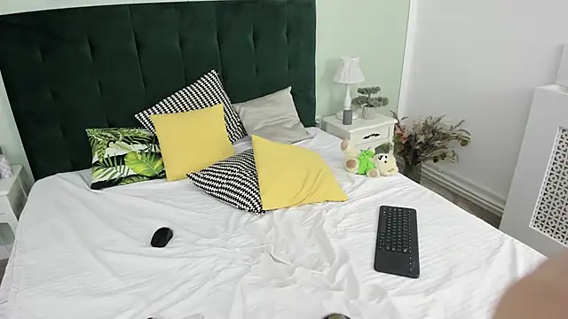 Snapshot of Tessa_Joy chatting on 03/17/25, 09:12 Tessa Joy online show from 03/17/25, 09:12