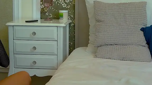 Snapshot of ScarlettShine chatting on 03/03/25, 09:59 ScarlettShine online show from 03/03/25, 09:59