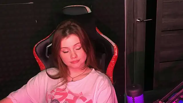 baby Milaaaaaaa online show from 02/23/25, 01:13