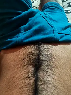 Snapshot of cocktony chatting on 12/17/25, 01:06 cocktony online show from 12/17/25, 01:06