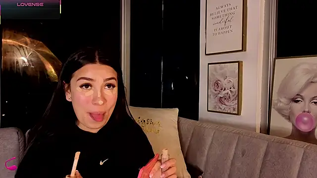 Ivanna West online show from 12/18/25, 10:10