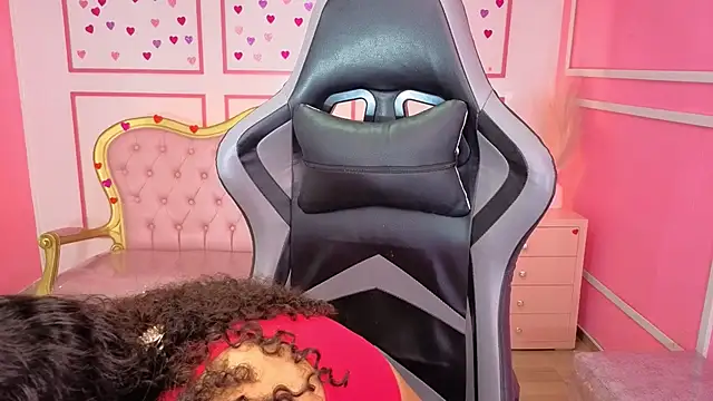 danatella a online show from 12/14/25, 01:16