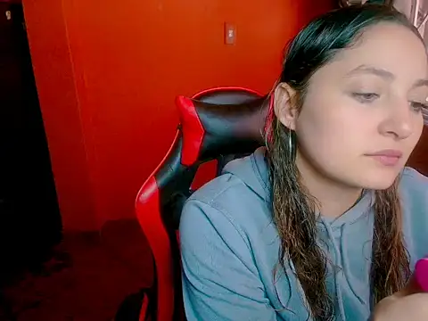 Daianna m  online show from 04/22/26, 05:36