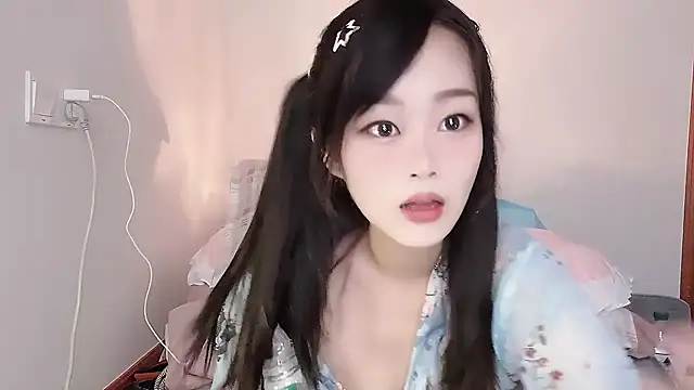 yueyue2003 online show from 03/03/25, 02:15