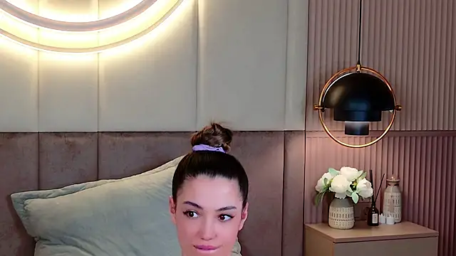 Alice Deleon online show from 02/20/25, 12:41