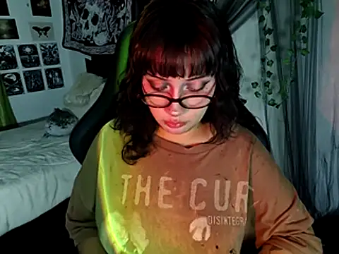 blue katt online show from 12/04/25, 09:23