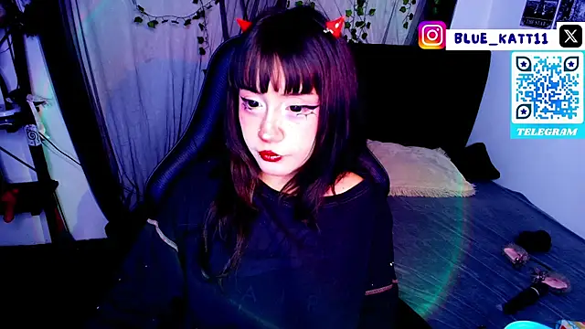 Snapshot of blue_katt chatting on 05/26/26, 06:53 blue katt online show from 05/26/26, 06:53