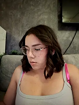 EmmaSulivan online show from 12/15/25, 07:07