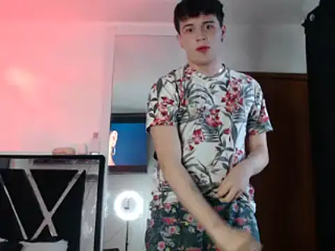 Snapshot of Smith_boy_25 chatting on 03/04/25, 10:05 Smith boy 25 online show from 03/04/25, 10:05