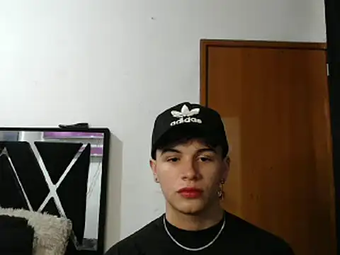 Snapshot of Smith_boy_25 chatting on 03/13/25, 09:59 Smith boy 25 online show from 03/13/25, 09:59