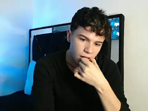 Snapshot of Smith_boy_25 chatting on 03/15/25, 11:08 Smith boy 25 online show from 03/15/25, 11:08