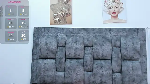 Snapshot of Chloe_diamondss chatting on 03/08/25, 03:50 Chloe diamondss online show from 03/08/25, 03:50