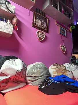 sexymelli18 online show from 11/01/25, 06:54