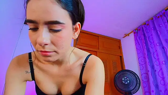 Snapshot of Peach_Rose_ chatting on 03/02/25, 03:02 Peach Rose online show from 03/02/25, 03:02