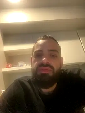 Snapshot of guccititi chatting on 10/26/25, 11:27 guccititi online show from 10/26/25, 11:27