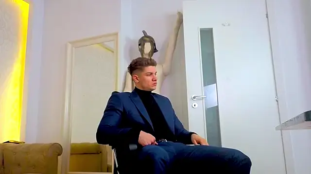 MaxKaiden online show from 04/19/26, 04:12