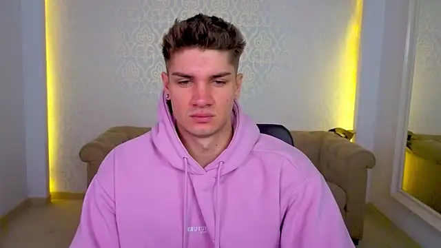 MaxKaiden online show from 04/20/26, 04:15