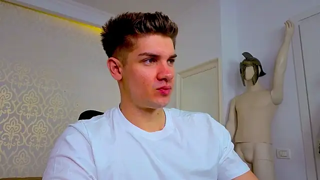 MaxKaiden online show from 04/22/26, 04:37