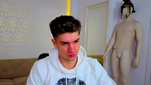 MaxKaiden online show from 04/23/26, 04:03