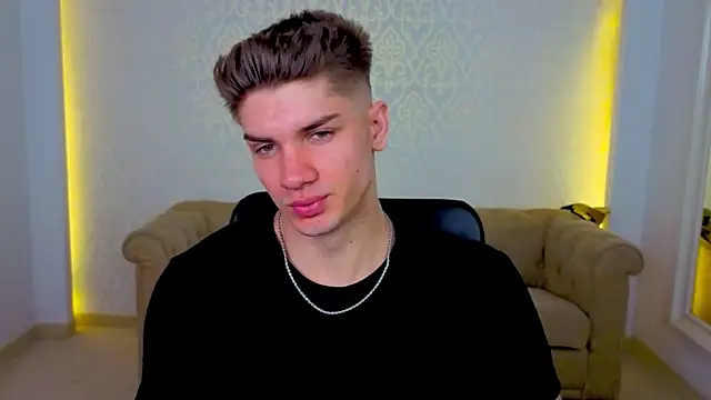 MaxKaiden online show from 04/24/26, 11:45