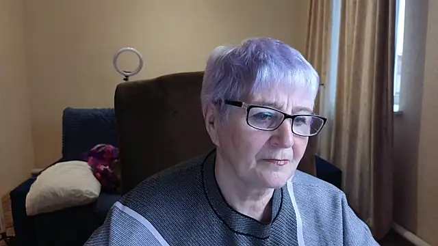 Sandra Snowflake online show from 04/27/26, 04:21