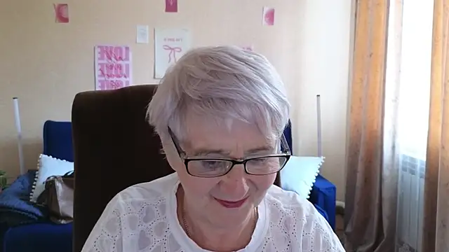 Sandra Snowflake online show from 05/19/26, 03:57