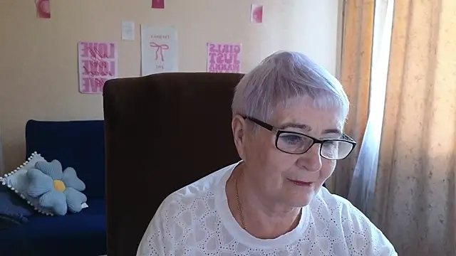 Sandra Snowflake online show from 05/21/26, 04:19