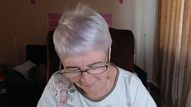 Sandra Snowflake online show from 05/25/26, 04:29
