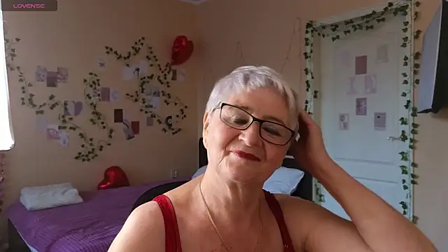 Sandra Snowflake online show from 06/03/26, 02:33