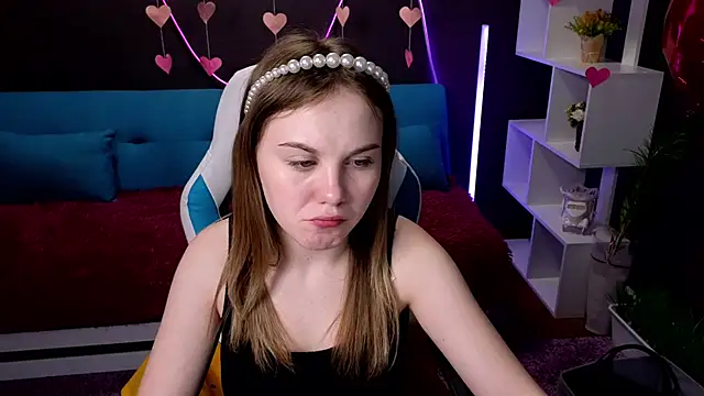 Snapshot of Dyna_bae chatting on 02/16/25, 08:10 Dyna bae online show from 02/16/25, 08:10