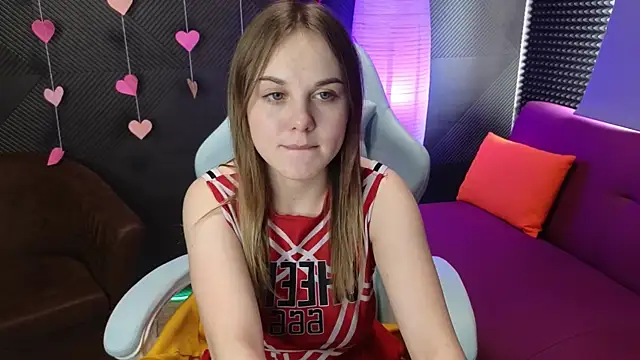 Snapshot of Dyna_bae chatting on 02/20/25, 04:07 Dyna bae online show from 02/20/25, 04:07