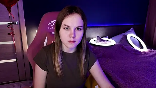 Snapshot of Dyna_bae chatting on 02/23/25, 01:13 Dyna bae online show from 02/23/25, 01:13