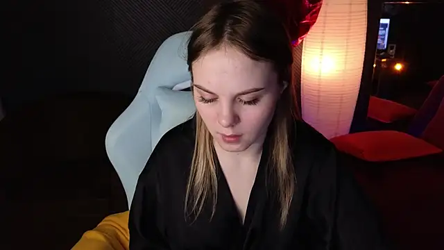 Snapshot of Dyna_bae chatting on 03/13/25, 01:10 Dyna bae online show from 03/13/25, 01:10