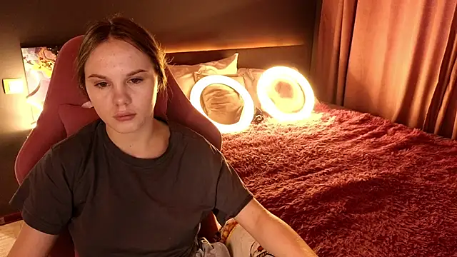 Snapshot of Dyna_bae chatting on 09/23/25, 01:41 Dyna bae online show from 09/23/25, 01:41